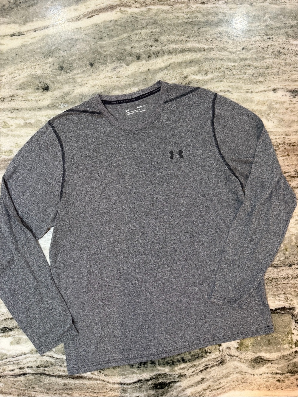 Under Armour Men’s Long Sleeve Heather Gray Performance Tee
